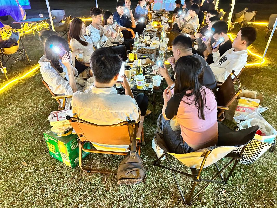 线下聚会，打造真实社交的温暖时光