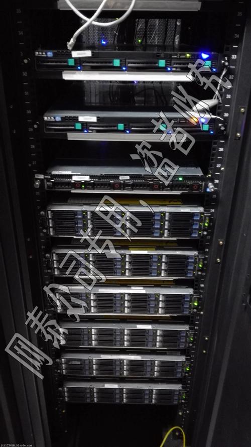 60g高防服务器通常指的是配备了60Gbps（每秒600亿比特）防御能力的服务器。这种服务器主要用于防御DDoS（分布式拒绝服务）等网络攻击，确保网站或应用在面对大量恶意流量时仍能正常运行。